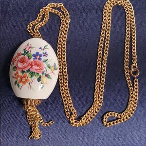 Vintage Ceramic Pomander Necklace  Made in England